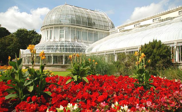 The Capacity of Botanic Gardens: How Many Visitors Can They Accommodate?