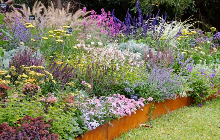 Captivating Flower Garden Ideas for an Australian Oasis