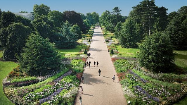 How Long Should You Spend Exploring the Botanic Gardens on Foot?